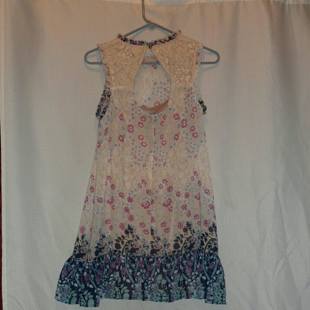 Keyhole back dress